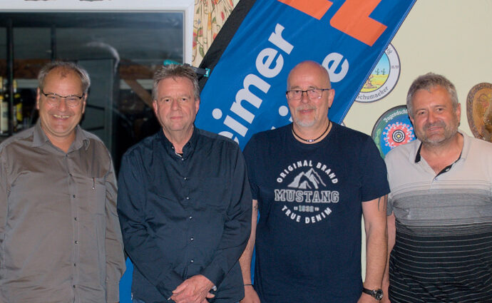 v.l.: Bernd Binsch (EL), Rainer Hüngerle (BI), Jürgen Sauer (EL) und Thomas Gaisbauer (BI)
